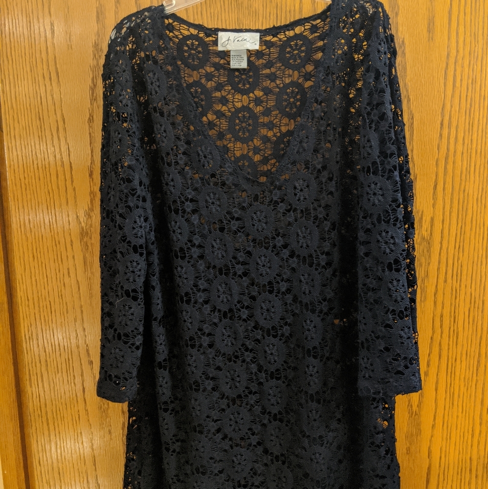 Black Trendy Top View 3